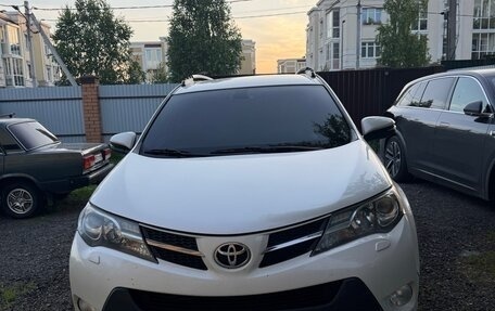 Toyota RAV4, 2015 год, 1 800 000 рублей, 8 фотография
