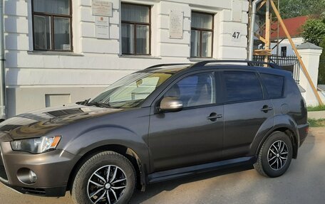 Mitsubishi Outlander III рестайлинг 3, 2012 год, 940 000 рублей, 2 фотография