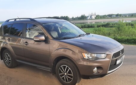 Mitsubishi Outlander III рестайлинг 3, 2012 год, 940 000 рублей, 7 фотография