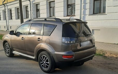 Mitsubishi Outlander III рестайлинг 3, 2012 год, 940 000 рублей, 3 фотография
