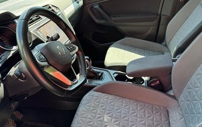 Volkswagen Tiguan II, 2021 год, 2 700 000 рублей, 1 фотография