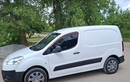 Peugeot Partner II рестайлинг 2, 2013 год, 699 000 рублей, 1 фотография