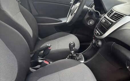 Hyundai Solaris II рестайлинг, 2012 год, 887 000 рублей, 18 фотография