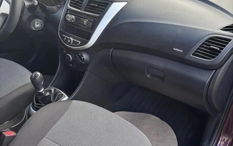 Hyundai Solaris II рестайлинг, 2012 год, 887 000 рублей, 24 фотография