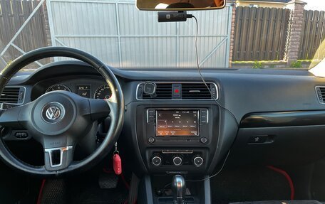Volkswagen Jetta VI, 2011 год, 750 000 рублей, 7 фотография