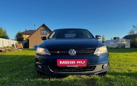 Volkswagen Jetta VI, 2011 год, 750 000 рублей, 3 фотография
