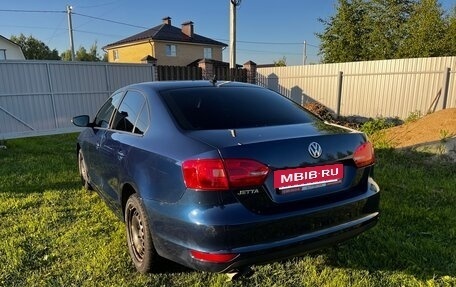 Volkswagen Jetta VI, 2011 год, 750 000 рублей, 4 фотография