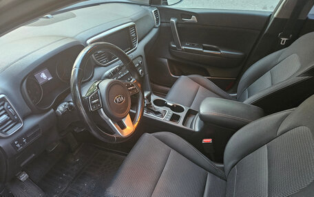 KIA Sportage IV рестайлинг, 2019 год, 2 200 000 рублей, 10 фотография