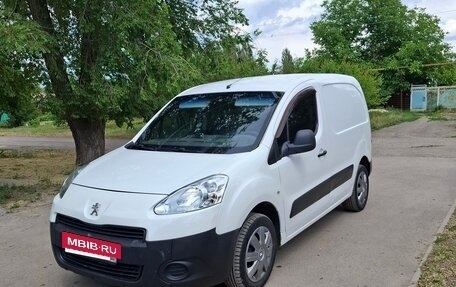 Peugeot Partner II рестайлинг 2, 2013 год, 699 000 рублей, 2 фотография