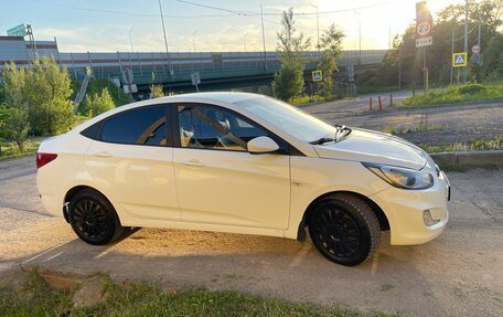 Hyundai Solaris II рестайлинг, 2013 год, 720 000 рублей, 2 фотография