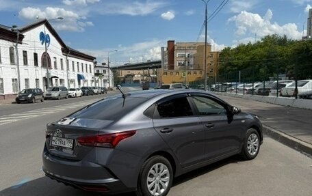Hyundai Solaris II рестайлинг, 2021 год, 1 500 000 рублей, 4 фотография