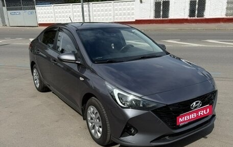 Hyundai Solaris II рестайлинг, 2021 год, 1 500 000 рублей, 2 фотография