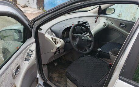 Nissan Almera Tino i, 2000 год, 150 000 рублей, 6 фотография