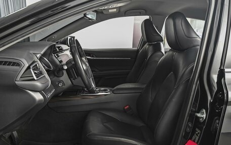 Toyota Camry, 2020 год, 3 440 000 рублей, 10 фотография