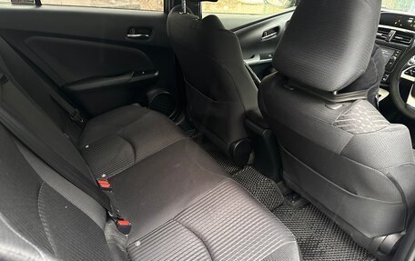 Toyota Prius IV XW50, 2016 год, 1 610 000 рублей, 4 фотография