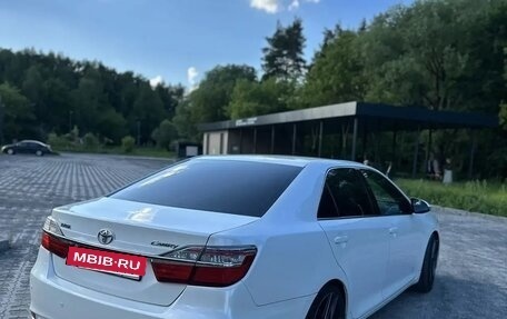 Toyota Camry, 2015 год, 2 100 000 рублей, 5 фотография