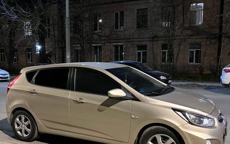 Hyundai Solaris II рестайлинг, 2011 год, 790 000 рублей, 2 фотография