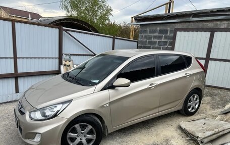 Hyundai Solaris II рестайлинг, 2011 год, 790 000 рублей, 7 фотография