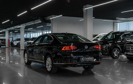 Volkswagen Passat B8 рестайлинг, 2018 год, 2 380 000 рублей, 4 фотография
