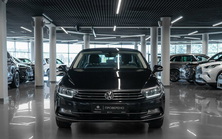 Volkswagen Passat B8 рестайлинг, 2018 год, 2 380 000 рублей, 3 фотография