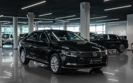 Volkswagen Passat B8 рестайлинг, 2018 год, 2 380 000 рублей, 2 фотография