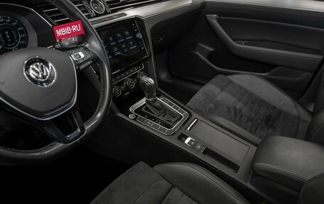 Volkswagen Passat B8 рестайлинг, 2018 год, 2 380 000 рублей, 14 фотография