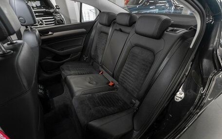 Volkswagen Passat B8 рестайлинг, 2018 год, 2 380 000 рублей, 12 фотография