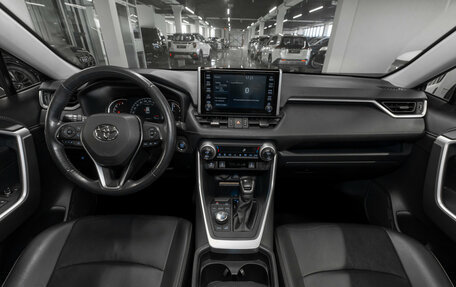 Toyota RAV4, 2020 год, 3 180 000 рублей, 8 фотография