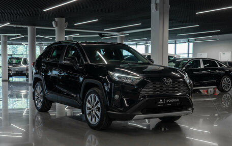 Toyota RAV4, 2020 год, 3 180 000 рублей, 2 фотография