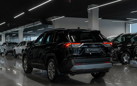 Toyota RAV4, 2020 год, 3 180 000 рублей, 4 фотография