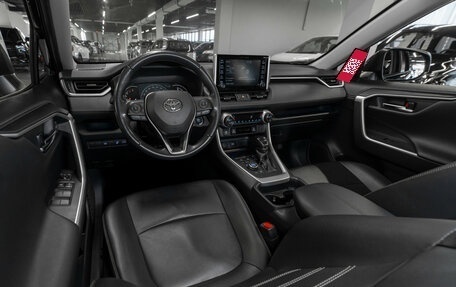 Toyota RAV4, 2020 год, 3 180 000 рублей, 7 фотография