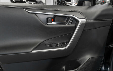 Toyota RAV4, 2020 год, 3 180 000 рублей, 14 фотография