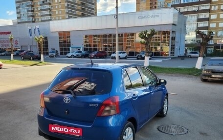 Toyota Yaris III рестайлинг, 2008 год, 520 000 рублей, 3 фотография