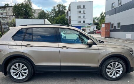 Volkswagen Tiguan II, 2020 год, 2 700 000 рублей, 3 фотография