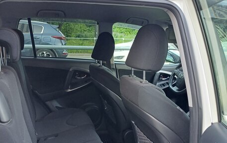Toyota RAV4, 2011 год, 1 180 000 рублей, 26 фотография