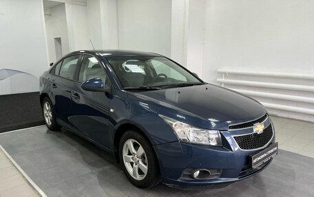 Chevrolet Cruze II, 2010 год, 649 000 рублей, 3 фотография