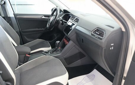 Volkswagen Tiguan II, 2020 год, 2 750 000 рублей, 17 фотография