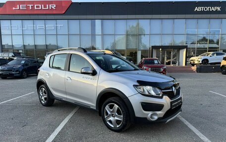 Renault Sandero II рестайлинг, 2015 год, 949 000 рублей, 1 фотография