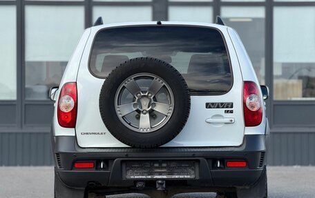 Chevrolet Niva I рестайлинг, 2017 год, 850 000 рублей, 9 фотография