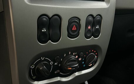 Renault Sandero I, 2012 год, 650 000 рублей, 16 фотография