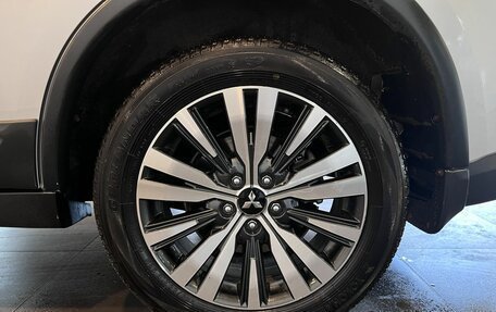 Mitsubishi Outlander III рестайлинг 3, 2019 год, 2 590 000 рублей, 19 фотография