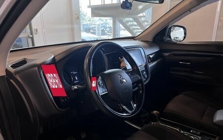 Mitsubishi Outlander III рестайлинг 3, 2019 год, 2 590 000 рублей, 22 фотография