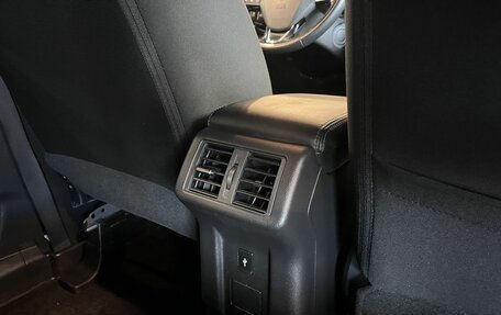 Mitsubishi Outlander III рестайлинг 3, 2019 год, 2 590 000 рублей, 35 фотография
