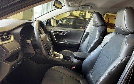 Toyota RAV4, 2021 год, 3 300 000 рублей, 8 фотография