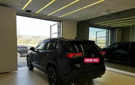 Toyota RAV4, 2021 год, 3 300 000 рублей, 6 фотография