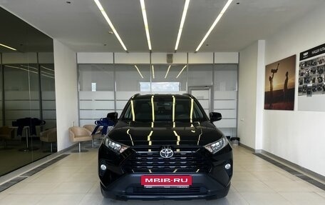 Toyota RAV4, 2021 год, 3 300 000 рублей, 2 фотография