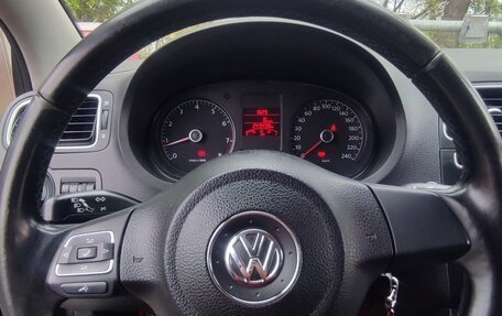 Volkswagen Polo VI (EU Market), 2012 год, 750 000 рублей, 19 фотография
