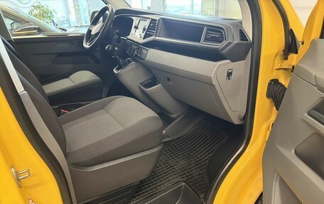 Volkswagen Transporter T6 рестайлинг, 2021 год, 3 800 000 рублей, 15 фотография