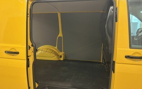 Volkswagen Transporter T6 рестайлинг, 2021 год, 3 800 000 рублей, 11 фотография