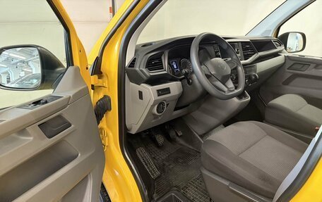 Volkswagen Transporter T6 рестайлинг, 2021 год, 3 800 000 рублей, 12 фотография